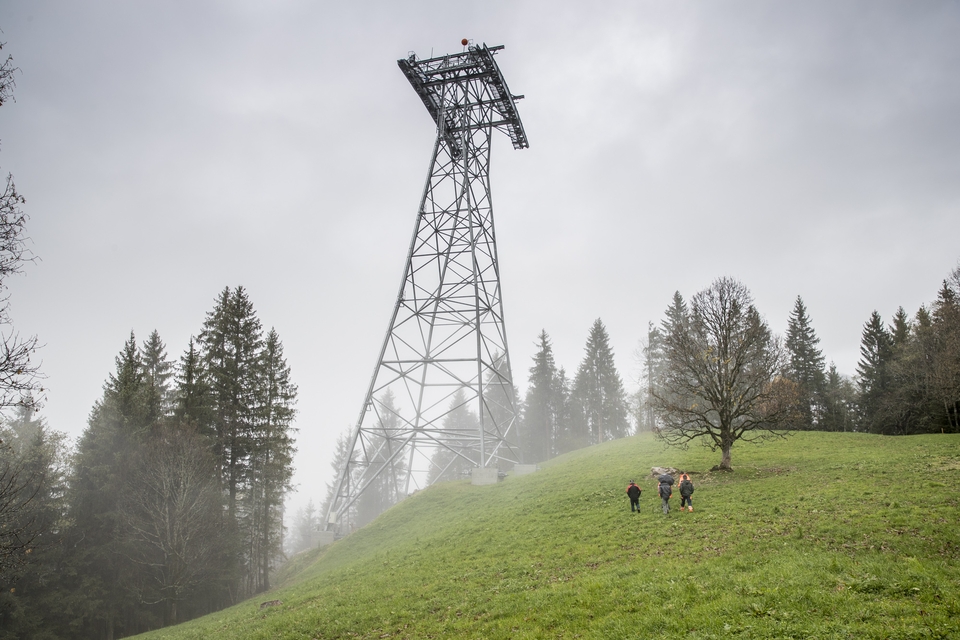 During excavation work for the construction of the pylon, the top and bottom soil was re-cultivated. The meadow was restored to its original state using the appropriate seeds. Part of the area can begrazed with sheep for a short period of time.